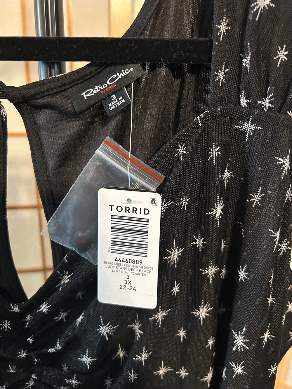 Retro Chic Torrid Black Star Print Sleeveless Midi Dress - Picture 2 of 4